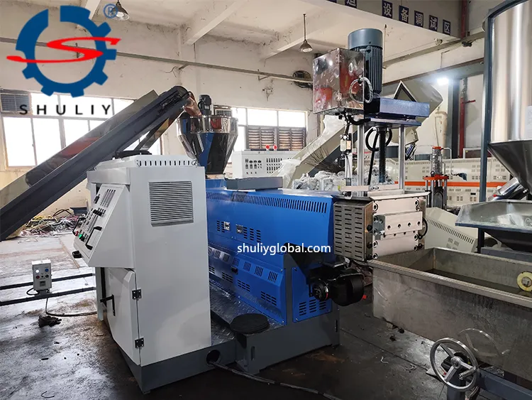 Machine de pelletisation de flocons de PET